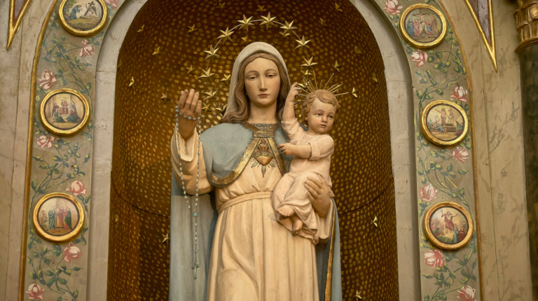 A Devoção a Nossa Senhora: Um Caminho de Conexão Espiritual